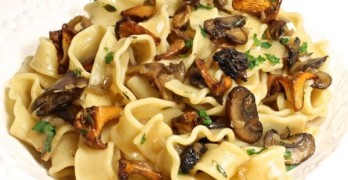 Mafaldine pasta with mushrooms